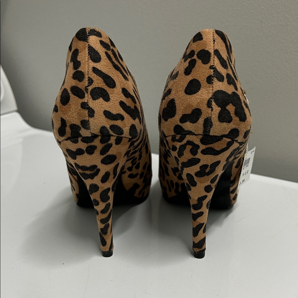 Christian Siriano Leopard Heeled Boots Booties 9.5 NWT - Picture 9 of 14